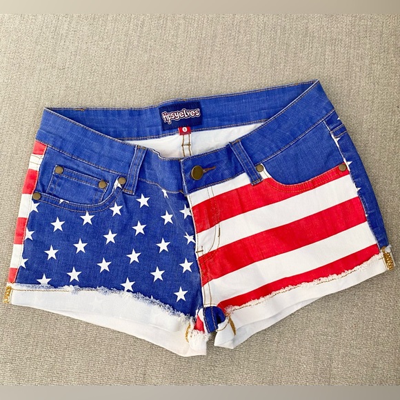 Tipsy Elves Liberty Denim Shorts SZ Small NWOT - Picture 2 of 7
